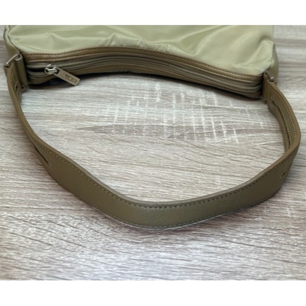 Tumi Ballistic Nylon w/Leather Trim Purse Bag Tan w/Blue Lining - Picture 5 of 9